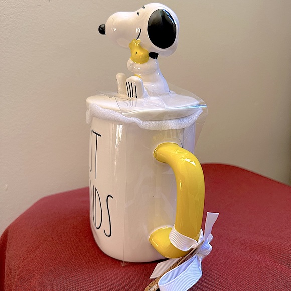 Rae Dunn Peanuts BEST FRIENDS Ceramic Mug With Snoopy and Woodstock Topper. - Picture 3 of 9